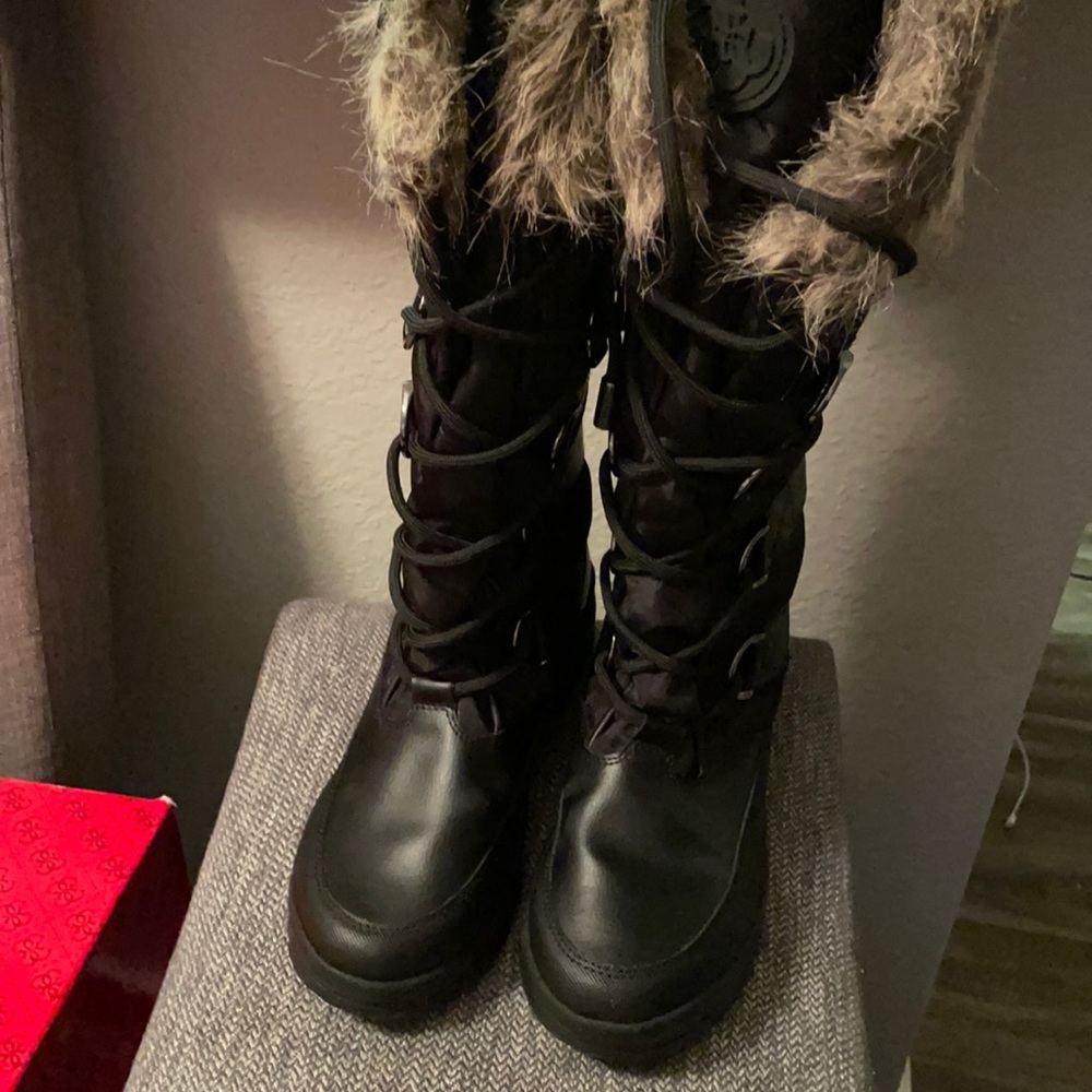 Guess Snow boats only used once.